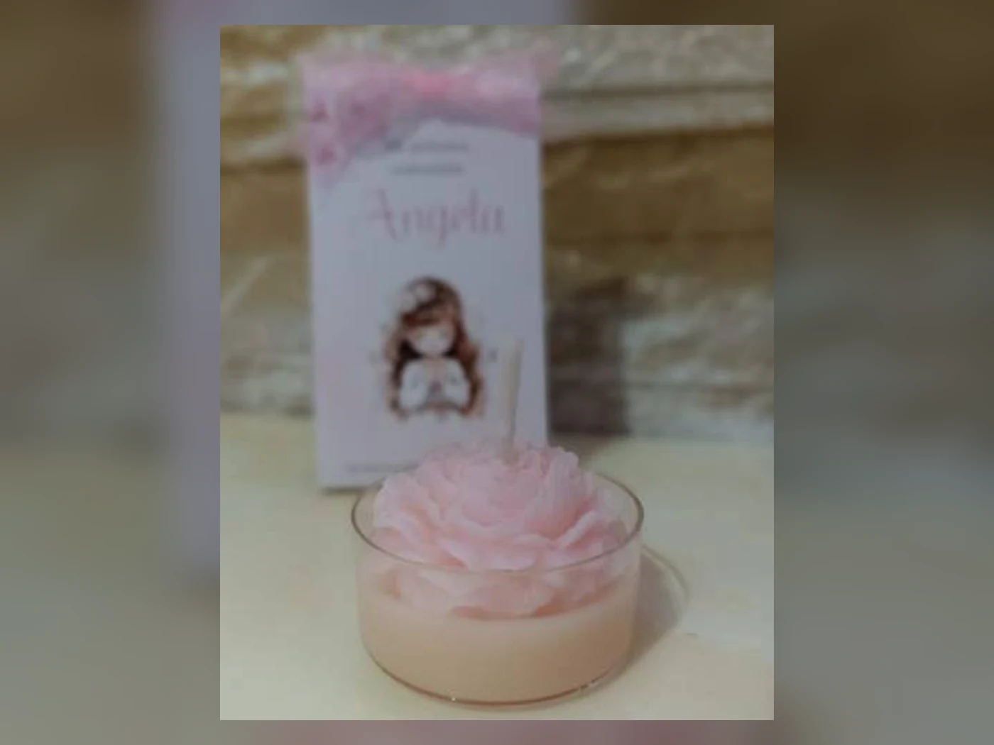 Surtido de velas florales en envase transparente